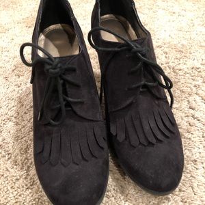 Tahari high heels with fringe